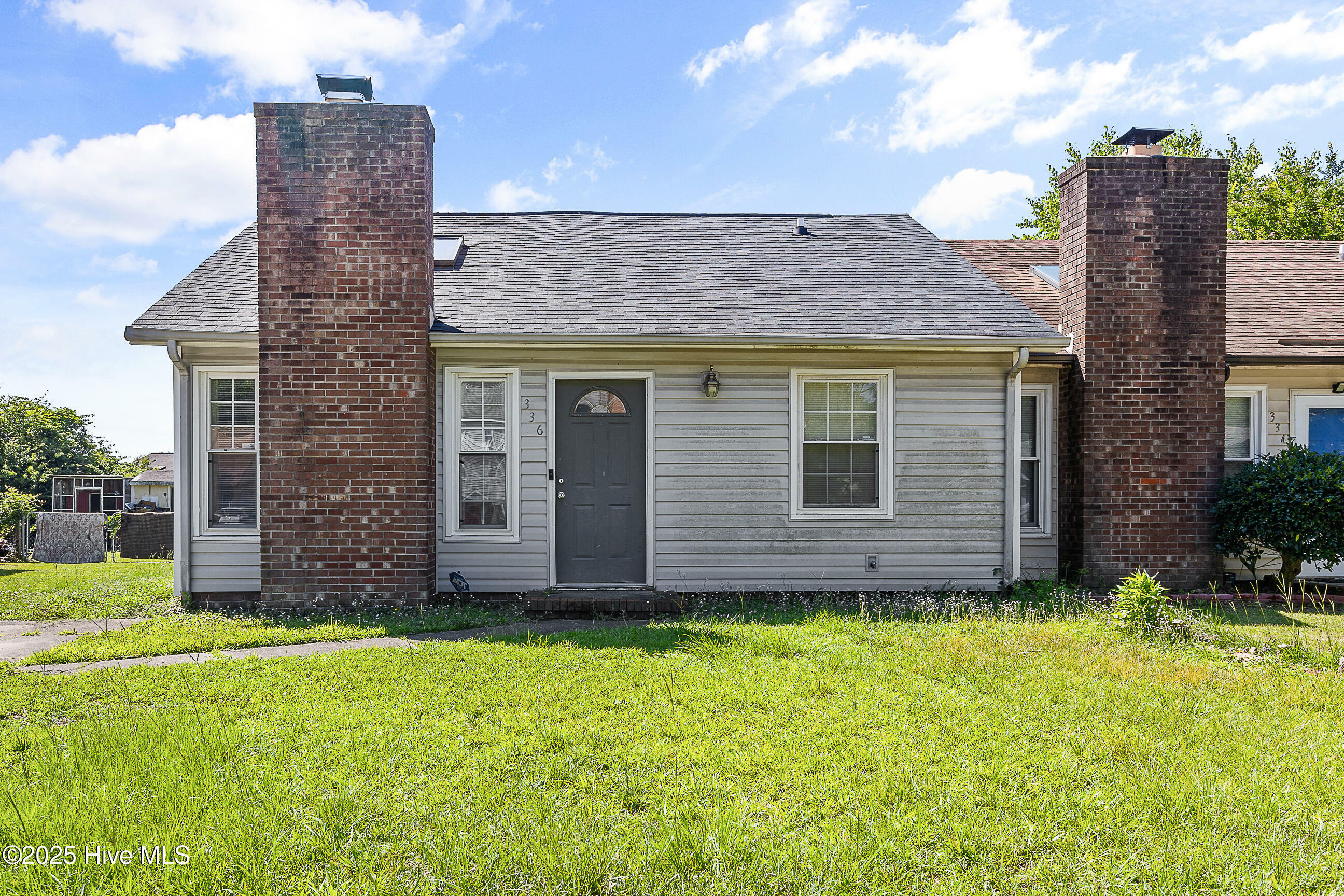 Property Photo: 336 W Frances Street NC 28546