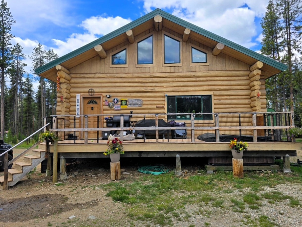Property Photo: 223 E G Street MT 59871