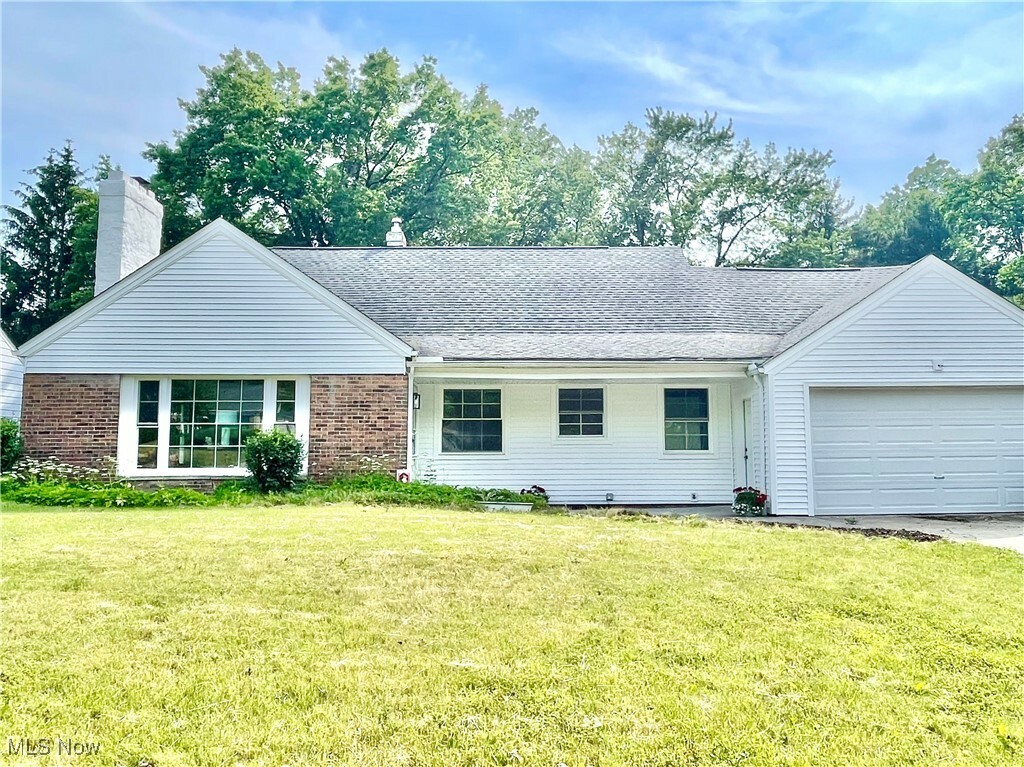 Property Photo: 1036 Hereford Road OH 44112