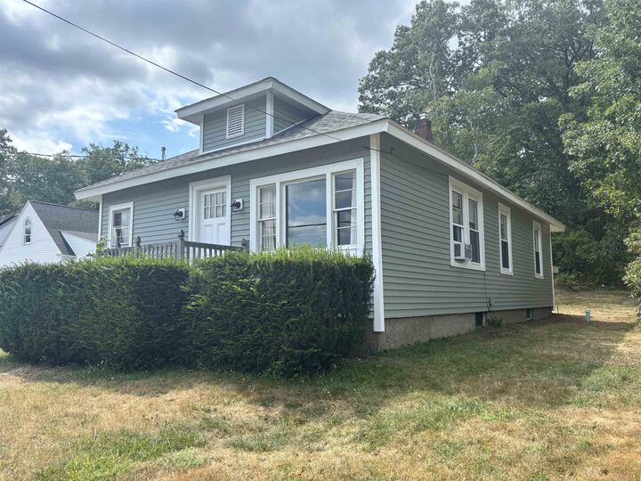 906 North Main Street  Laconia NH 03246 photo