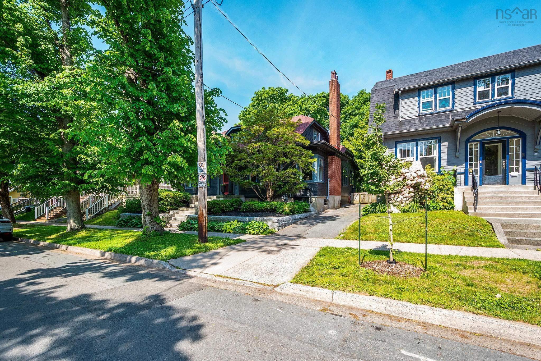 Photo de la propriété: 1589 Larch Street NS B3H 3W9