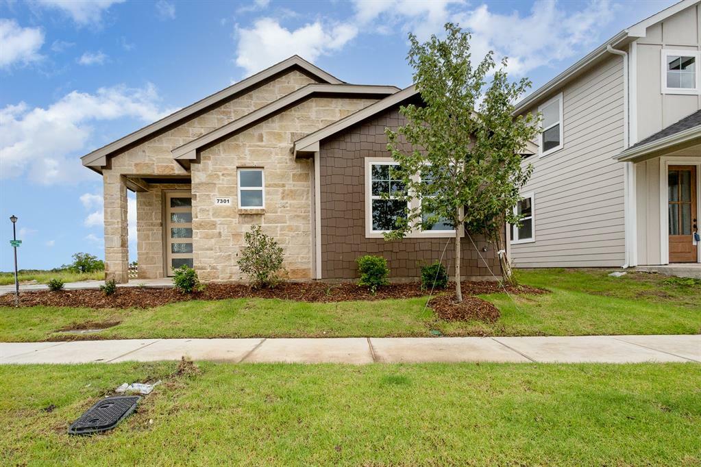 Property Photo: 7301 Parsons Mews TX 75088