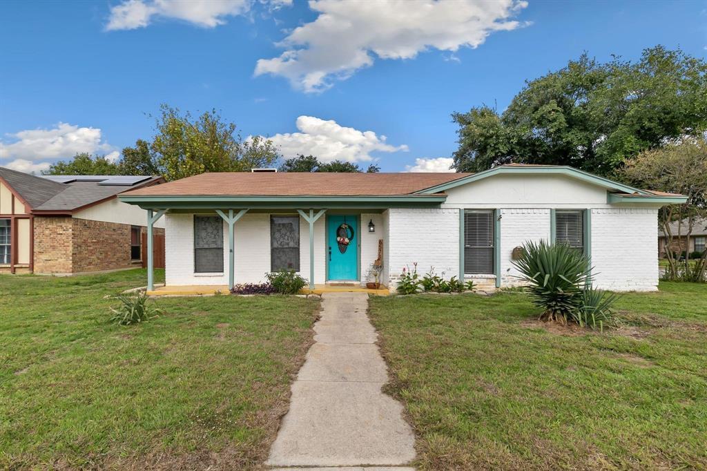 Property Photo: 6573 Ridglea Drive TX 76148