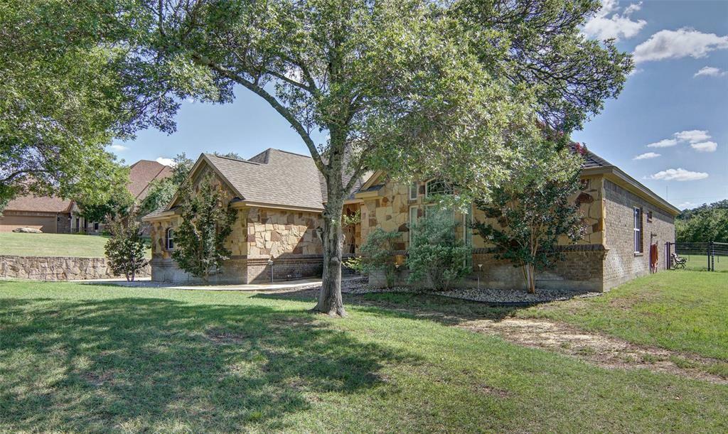 Property Photo: 130 Meadow Arbor Drive TX 76085
