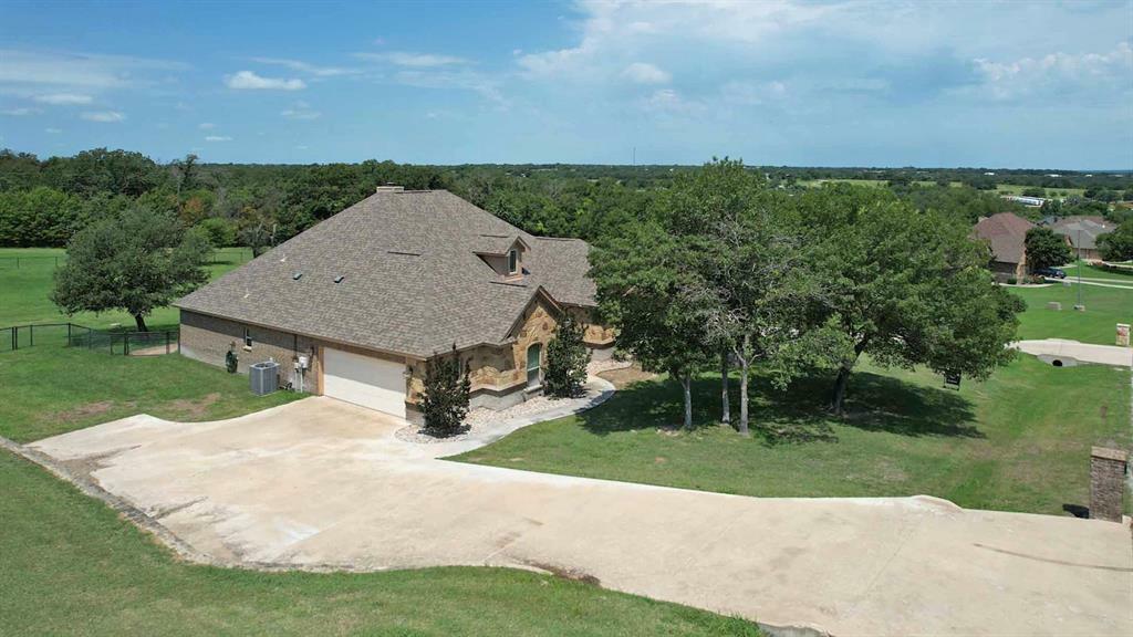 Property Photo: 130 Meadow Arbor Drive TX 76085