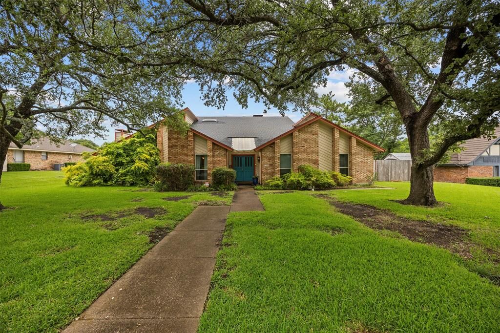Property Photo:  907 Green Terrace Lane  TX 75137 