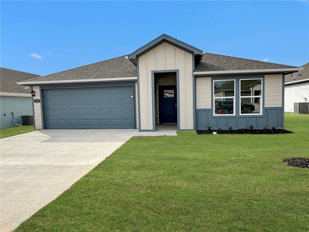 Property Photo: 941 Hudson Street AR 72753