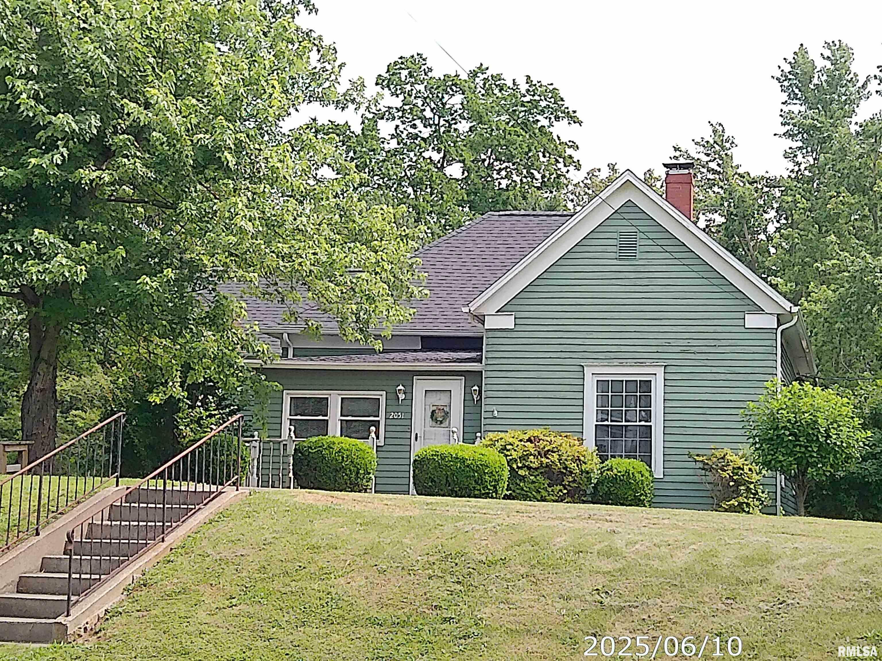 Property Photo: 2051 State Street IL 62930