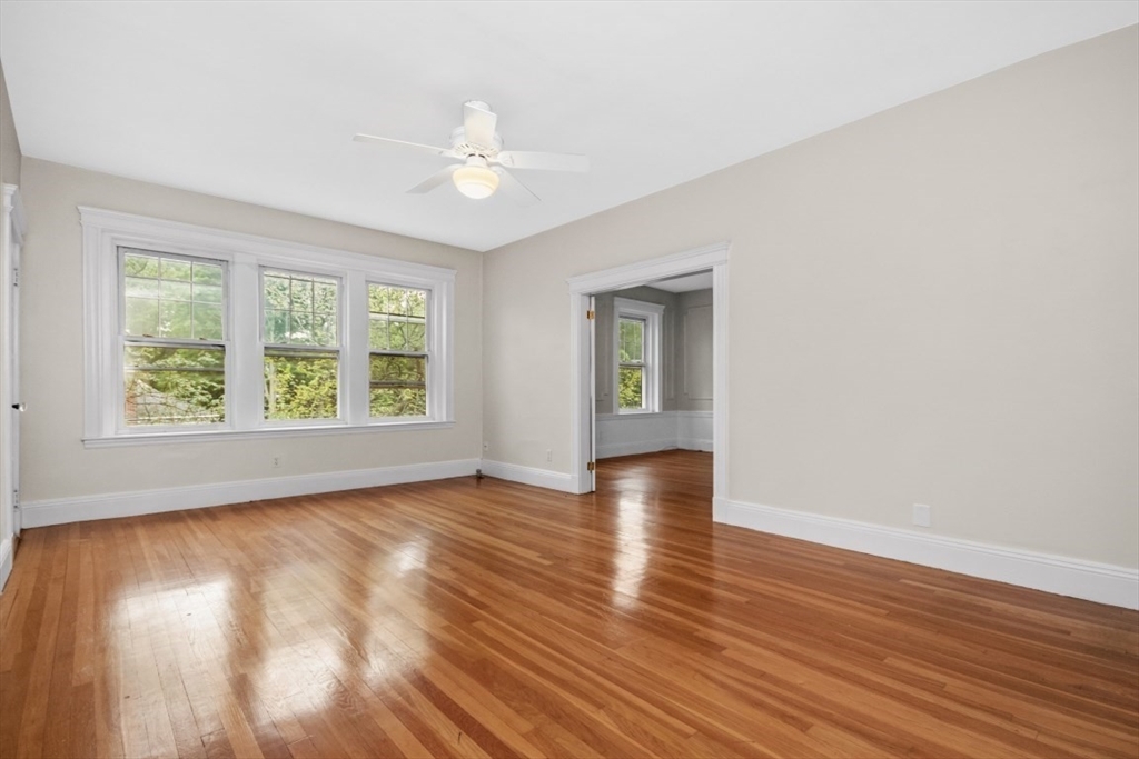 Property Photo: 441 Washington St 5 MA 02446