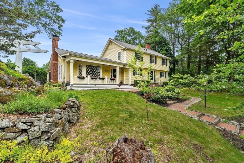 Property Photo:  16 Rockland Rd  MA 01923 