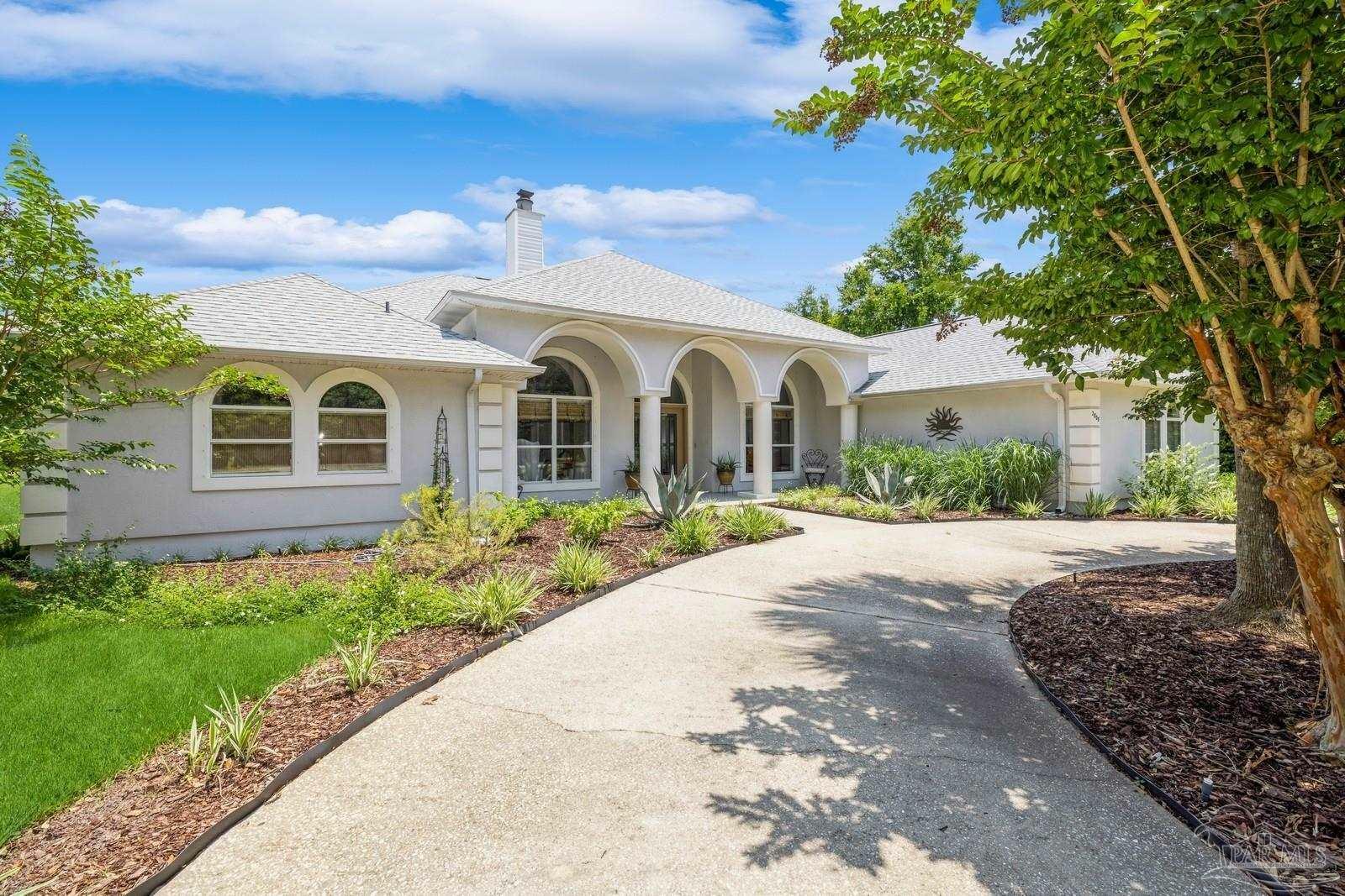 Property Photo: 2808 Pga Blvd FL 32566