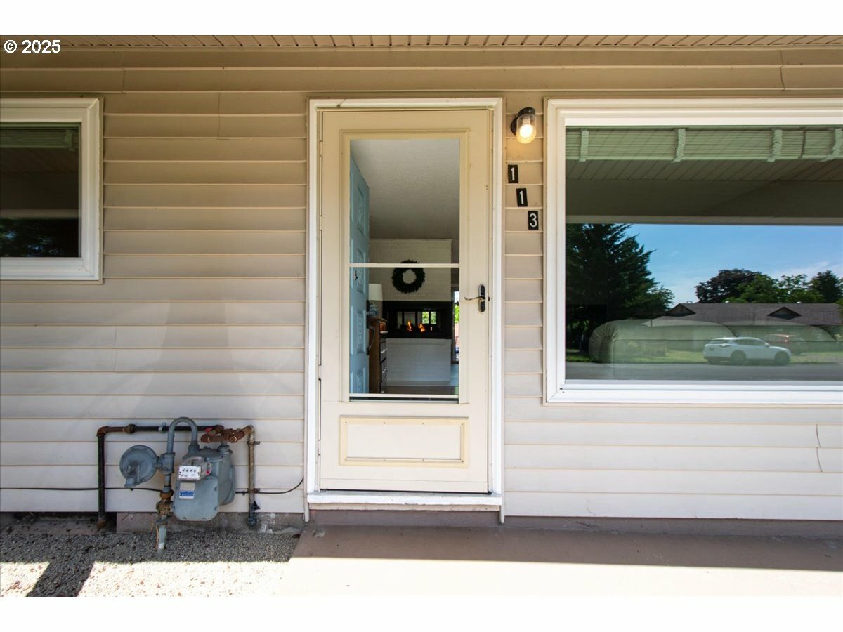 Property Photo: 113 N Nashville Way WA 98664
