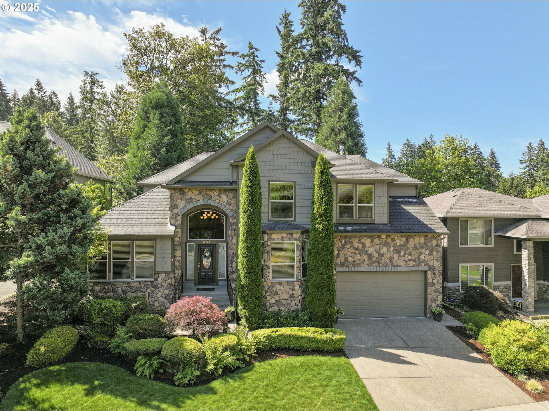 Property Photo: 16572 SE Oak Meadow Ct OR 97089
