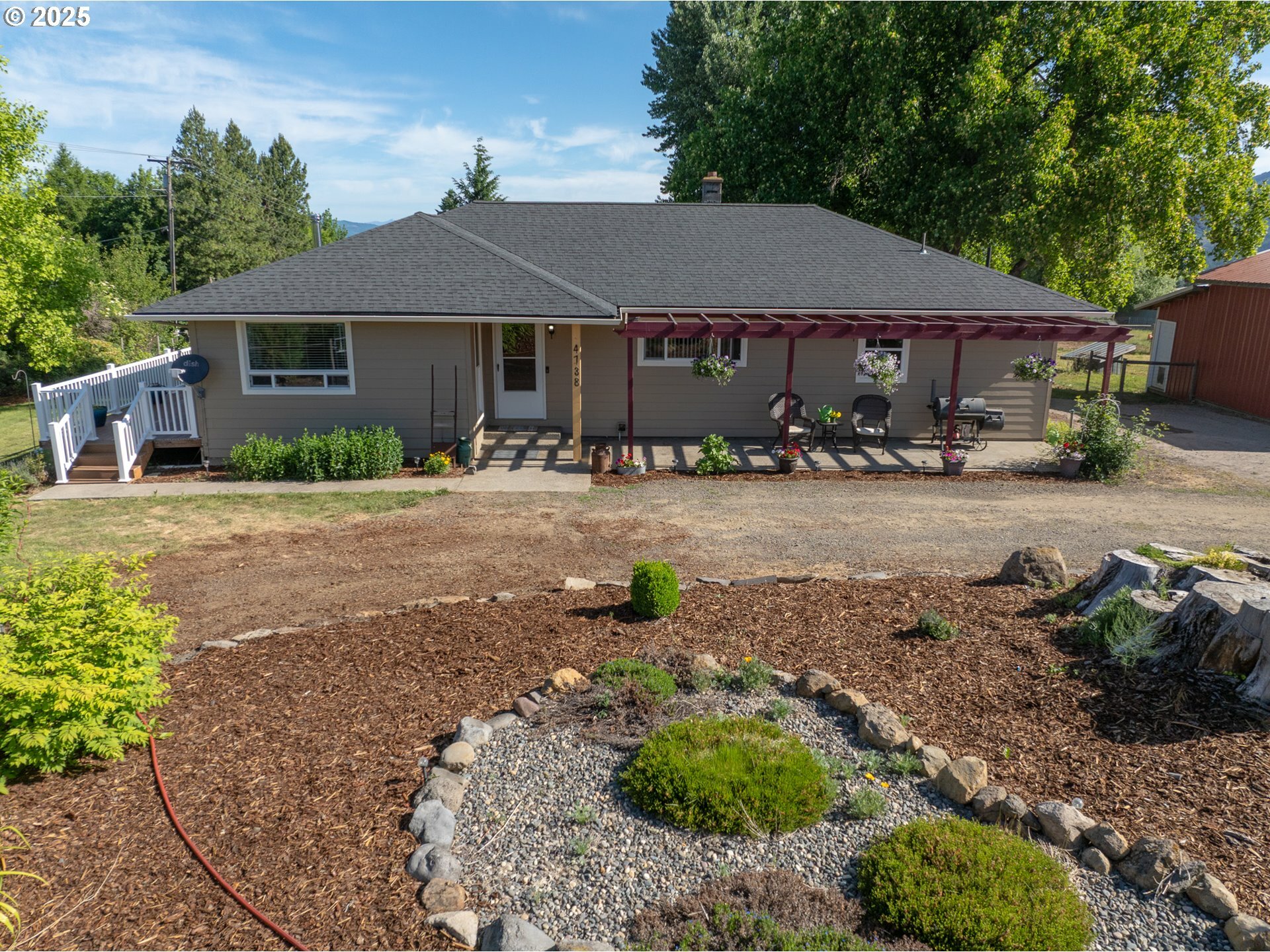Property Photo: 4738 London Dr OR 97041