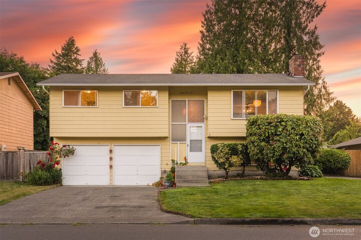 Property Photo: 33513 35th Avenue SW WA 98023