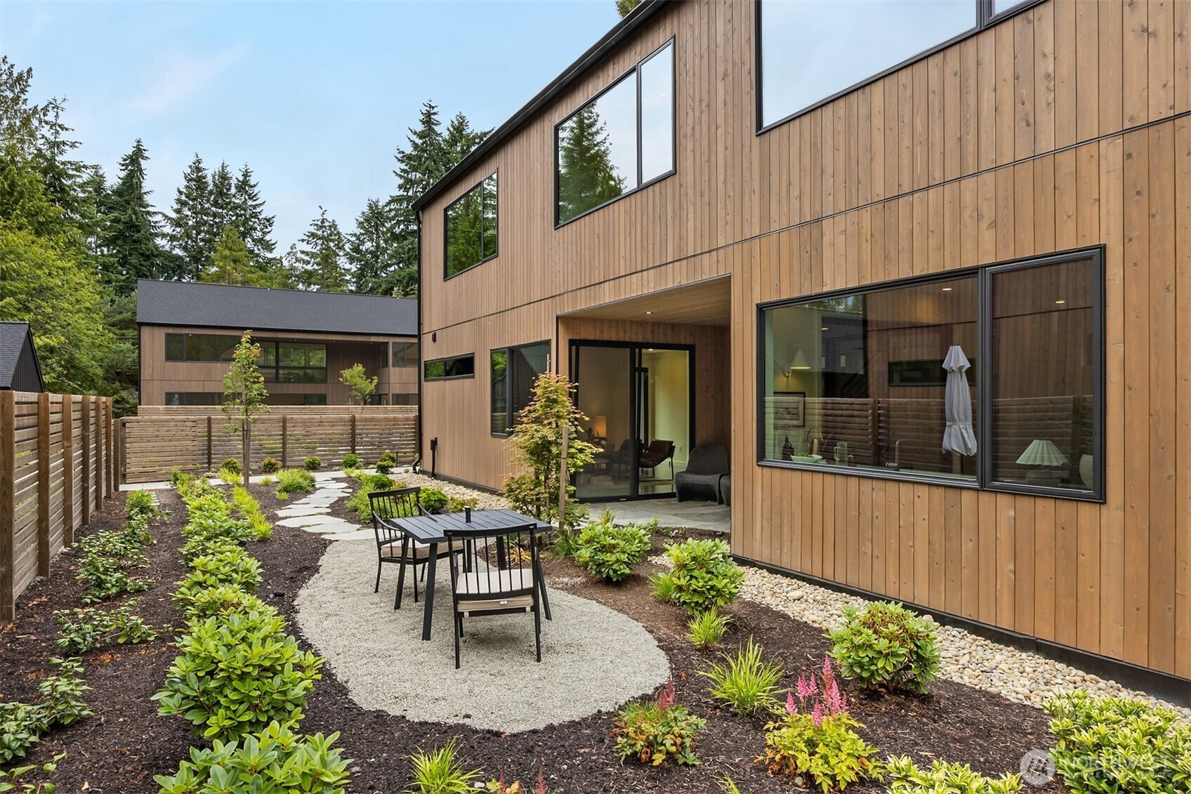 Property Photo:  600  Park Avenue NE  WA 98110 