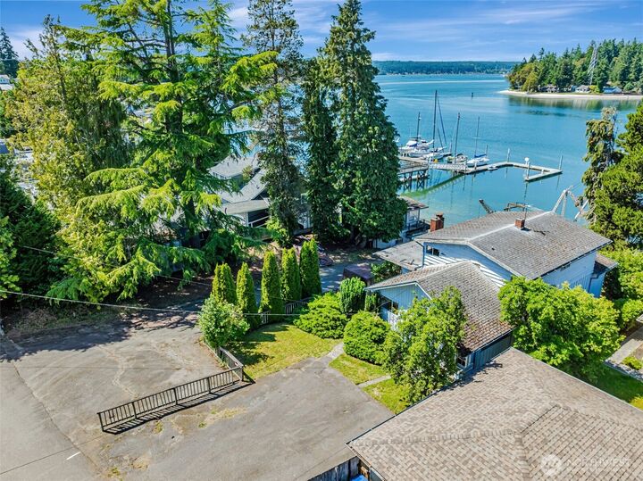 1954 NE Grandview Boulevard  Keyport WA 98345 photo