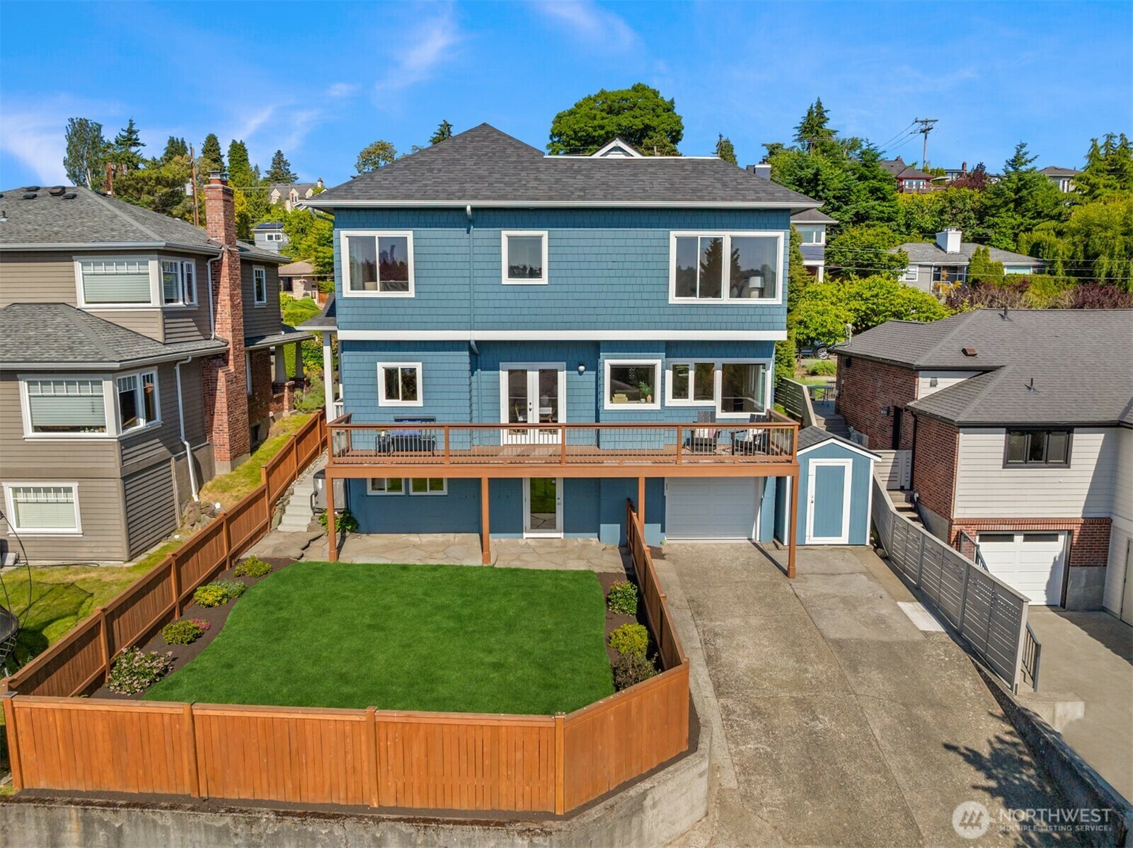 Property Photo: 3017 12th Avenue W WA 98119