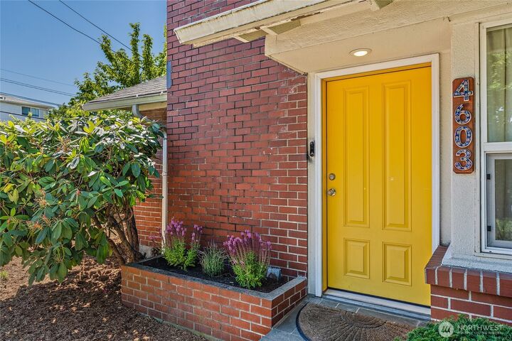 Property Photo:  4603  15th Avenue S  WA 98108 