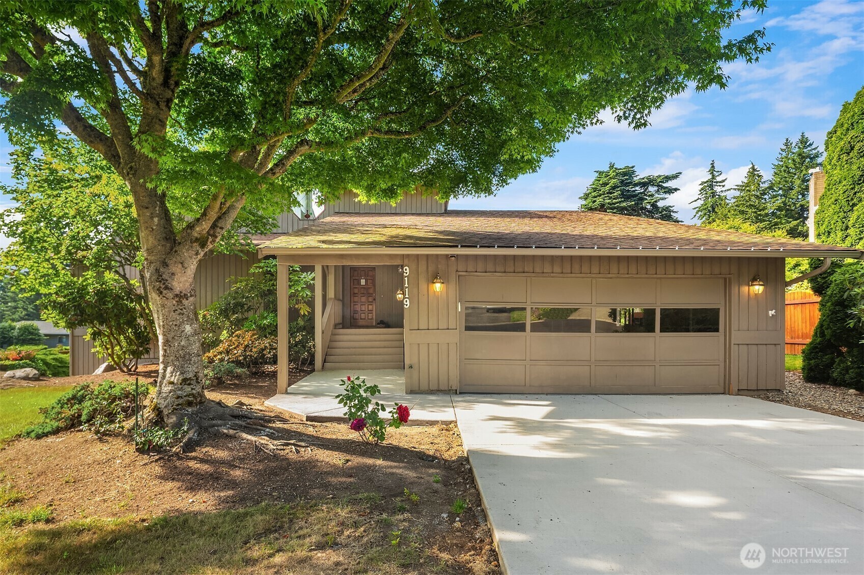 Property Photo:  9119  185th Place SW  WA 98026 