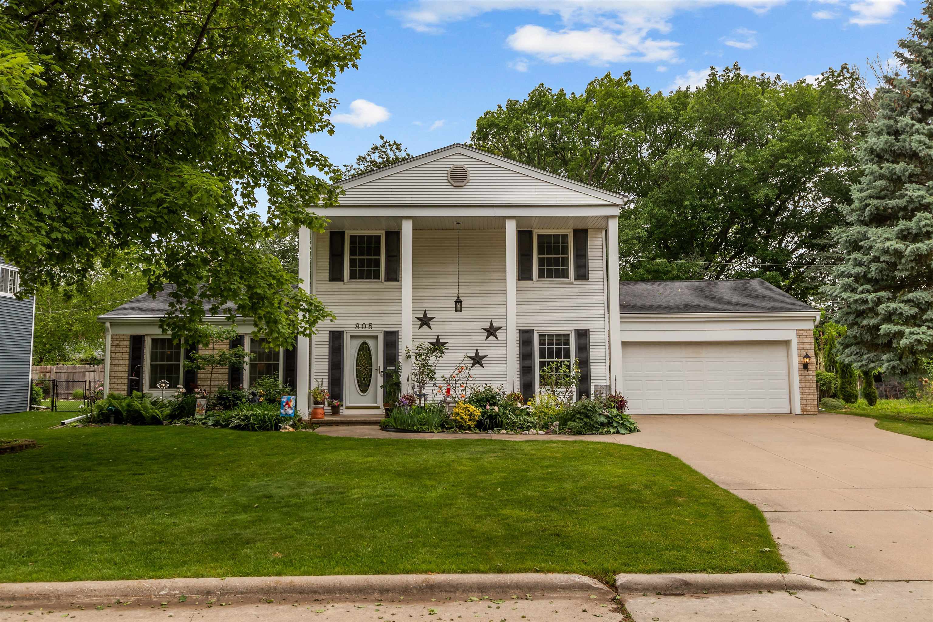805 N Canterbury Drive  Appleton WI 54915 photo