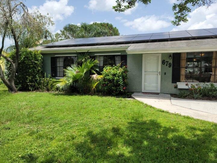 Property Photo:  679 SW Belmont Circle  FL 34953 