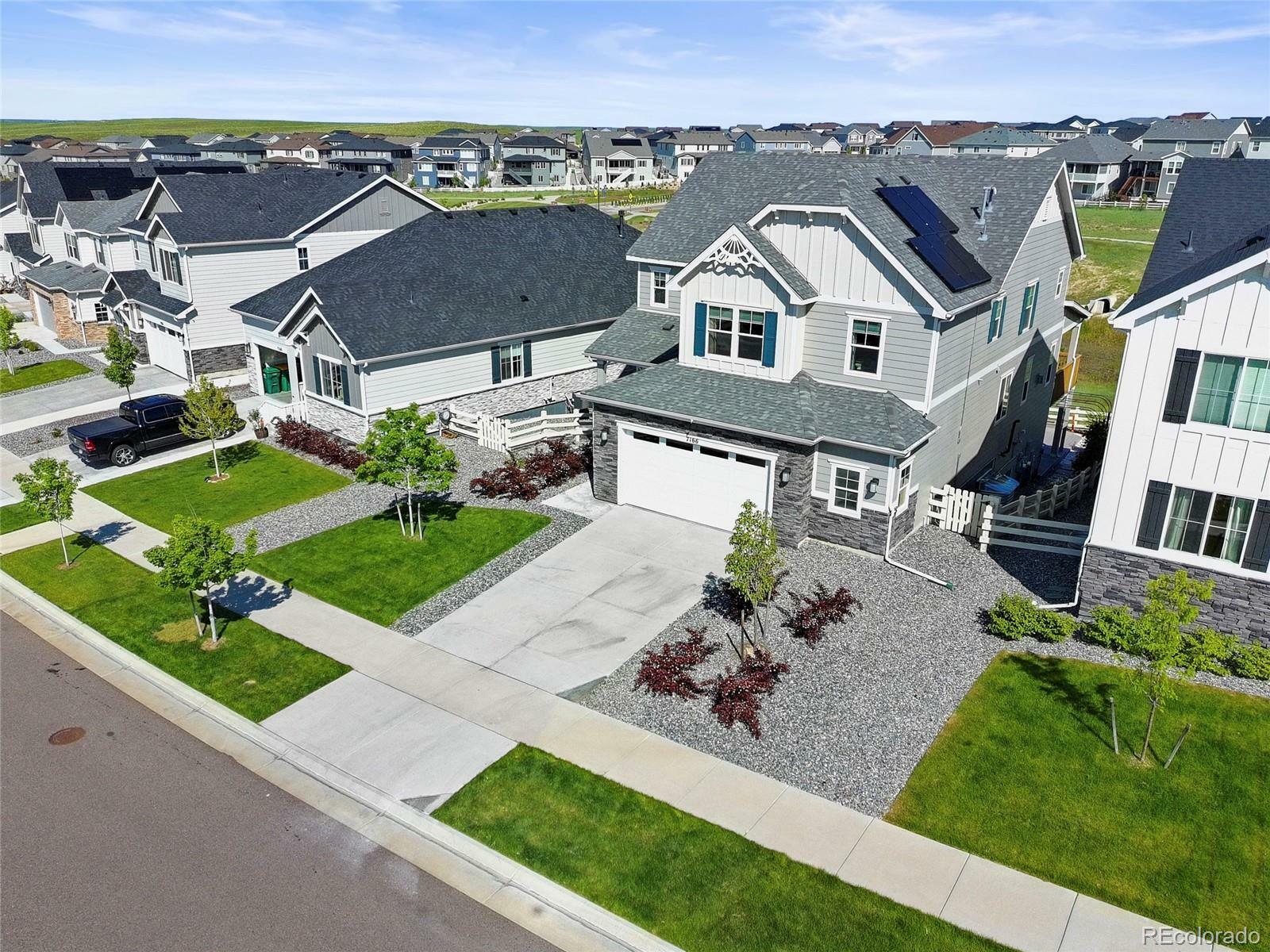 Property Photo: 7166 S Vandriver Way CO 80016