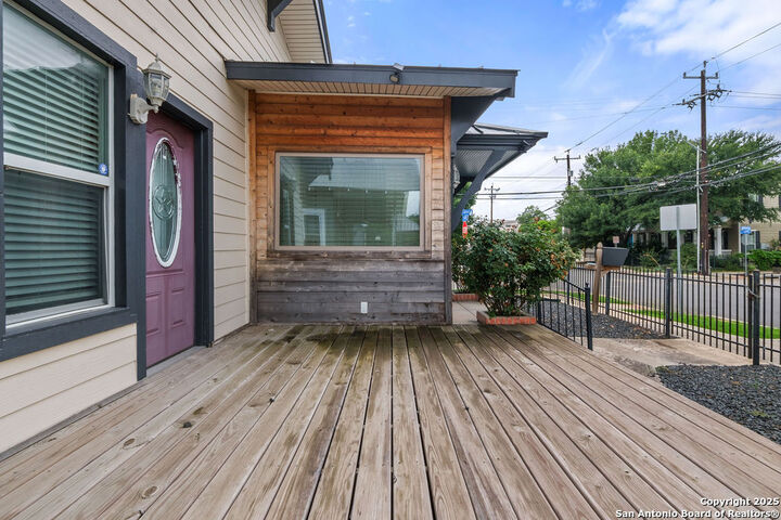 Property Photo:  702 E Euclid Ave  TX 78212 