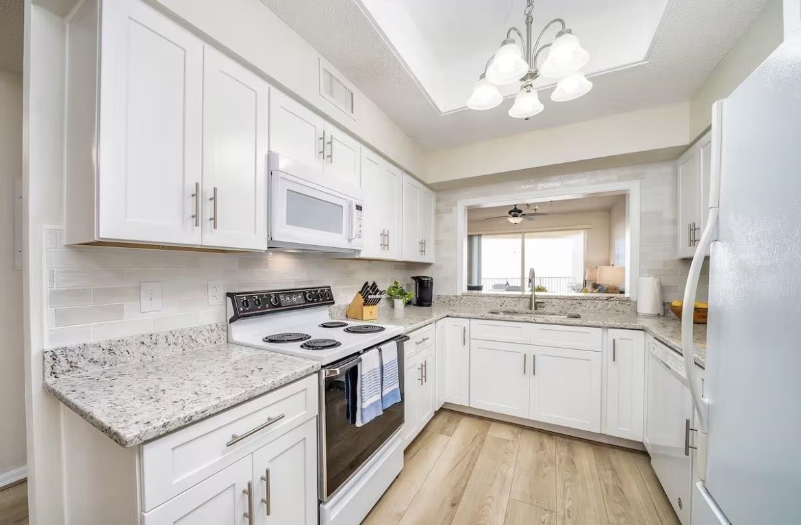 Property Photo: 104 Surf View 1307 FL 32137