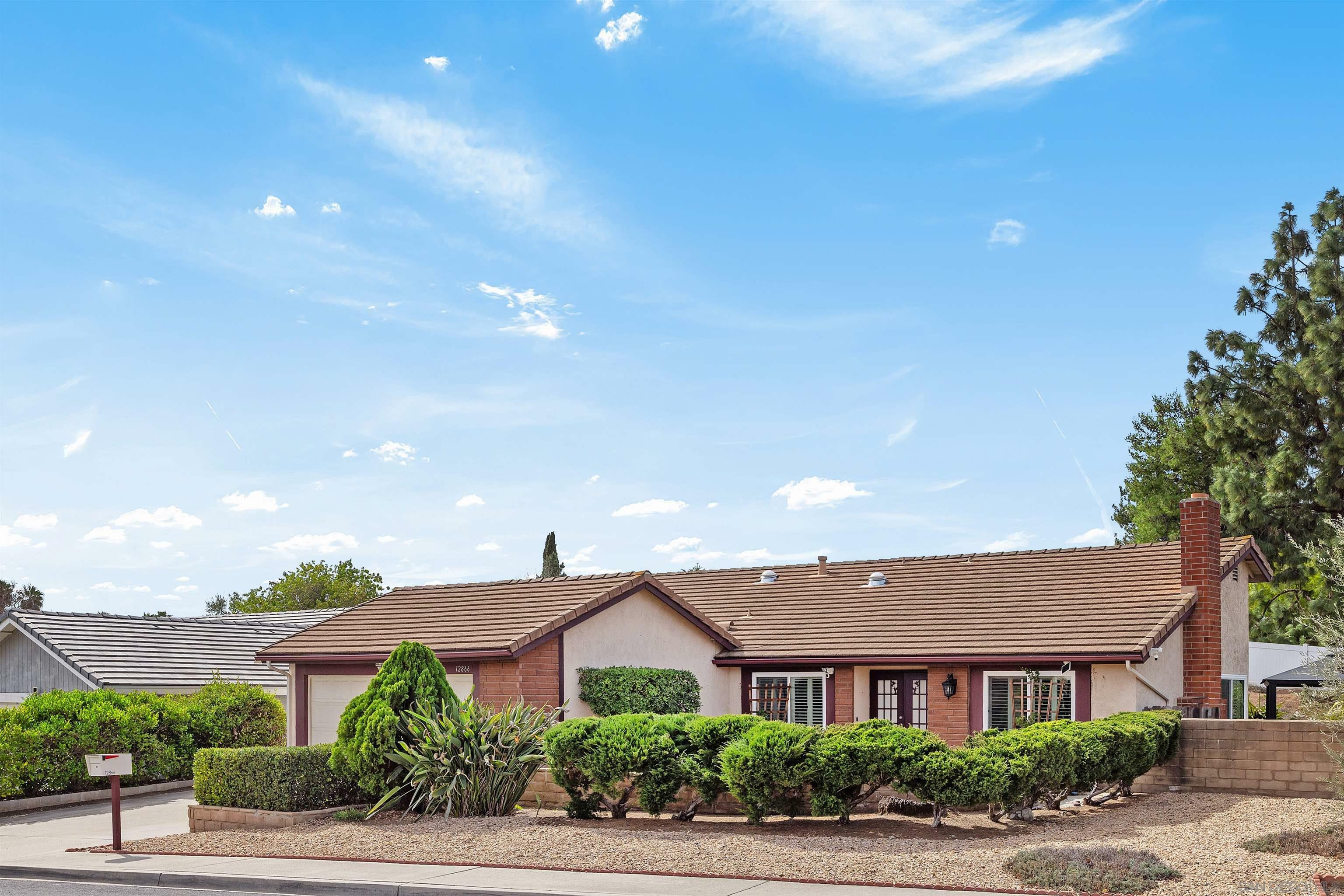 Property Photo: 12866 Summerfield Ln CA 92064