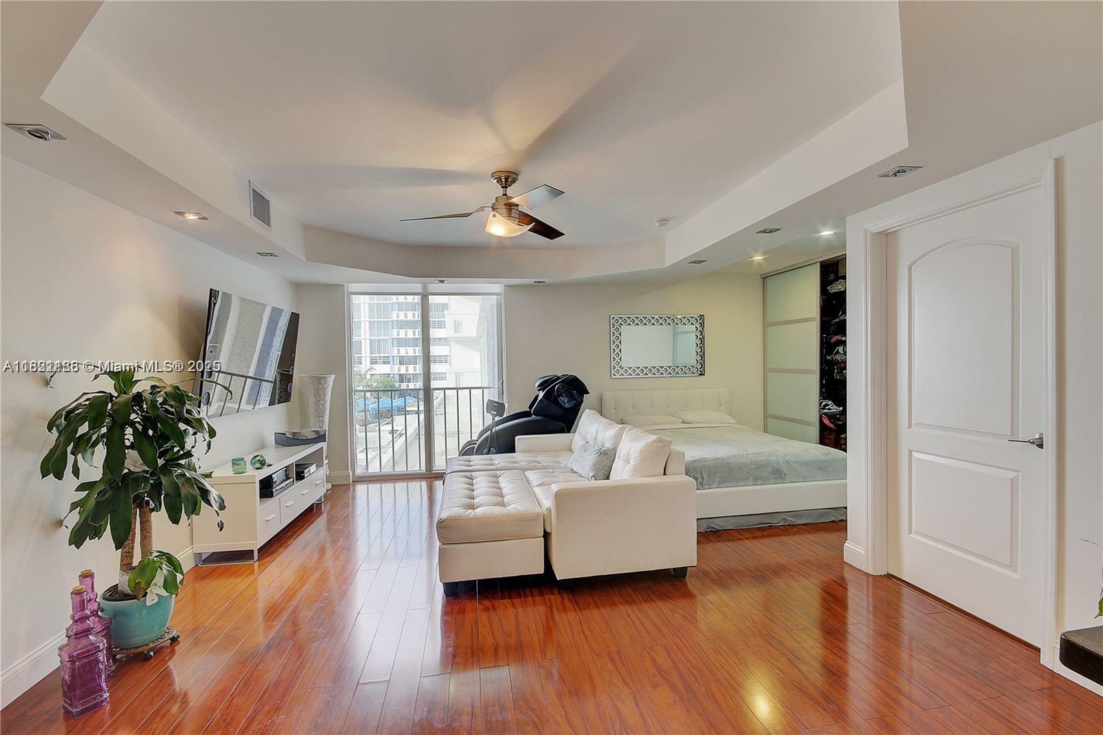 Property Photo: 800 West Ave 409 FL 33139