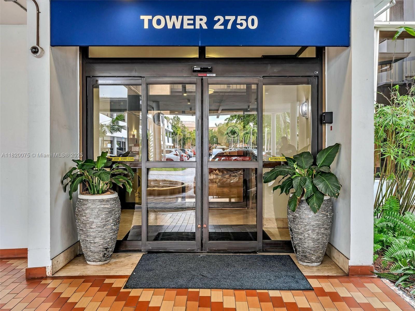 Property Photo: 2750 NE 183rd St 1108 FL 33160