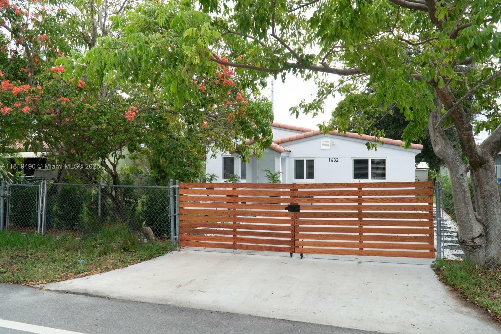 Property Photo:
