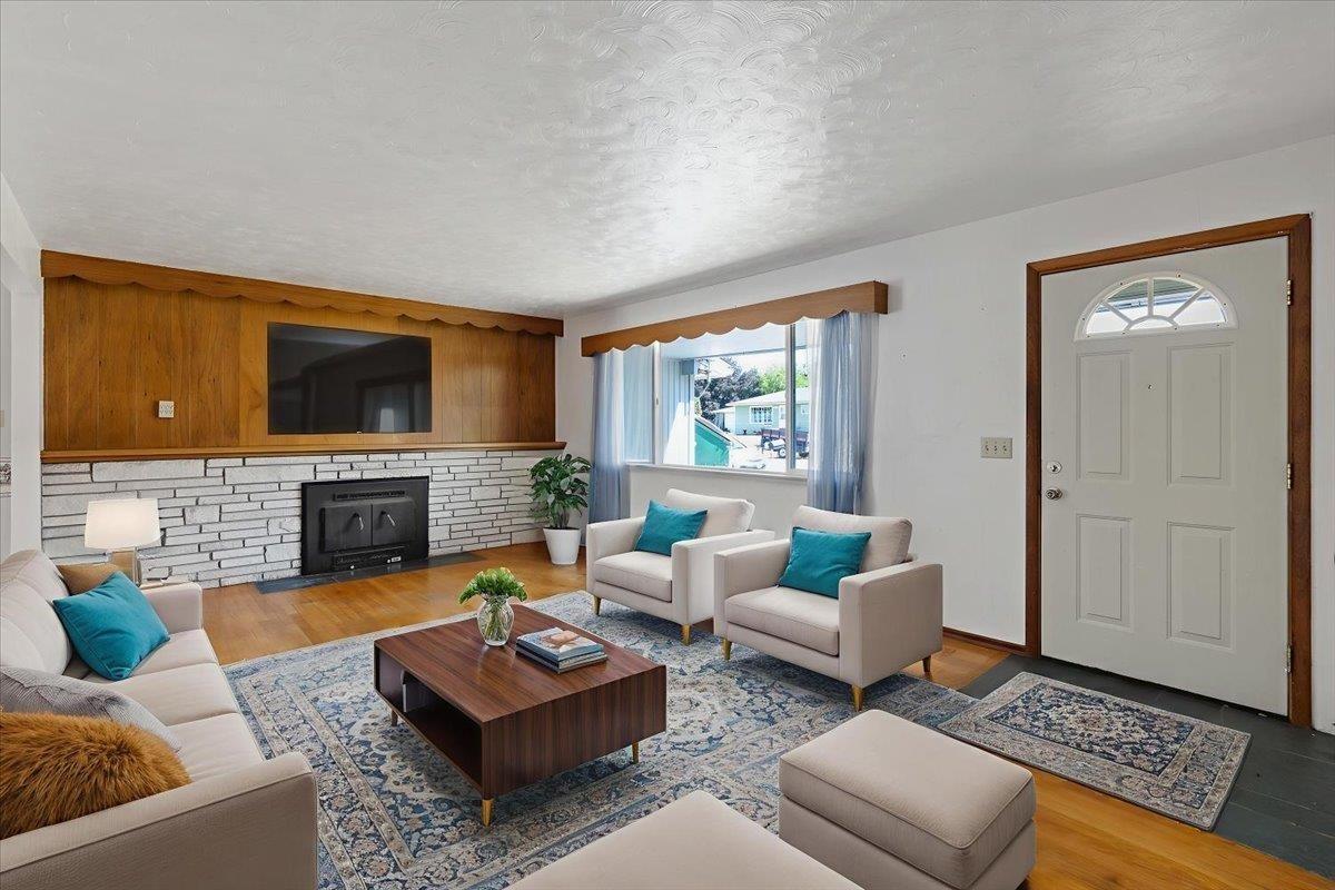 Property Photo: 11805 E Grace Ave WA 99206