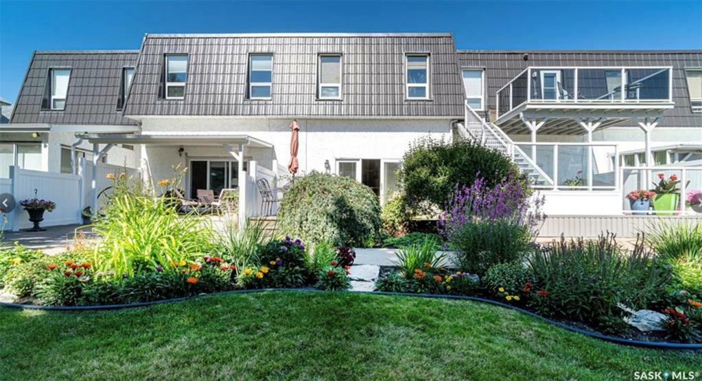 Property Photo: 147 Hochelaga Street W SK S6H 2G2