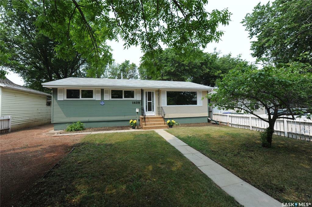 1629 F Avenue N  Saskatoon SK S7L 1Y1 photo