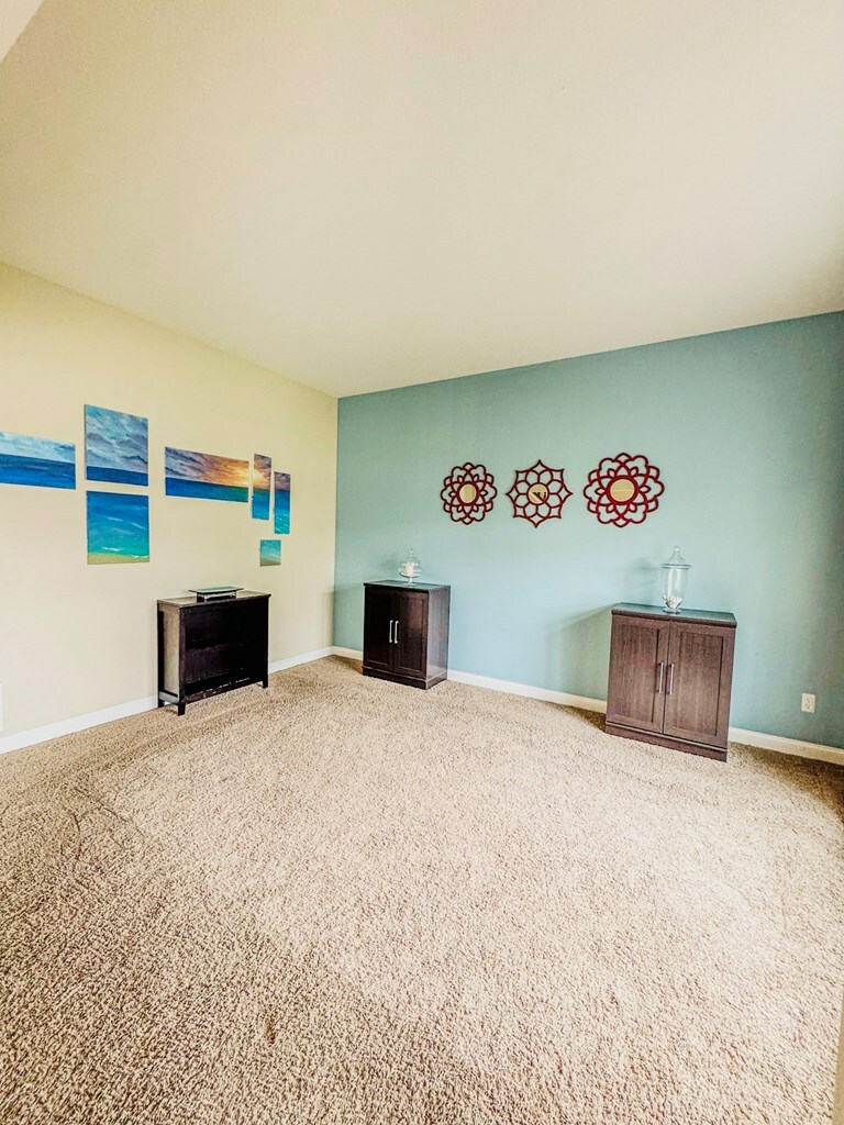 Property Photo: 436 Lilyfield Lane OH 43119