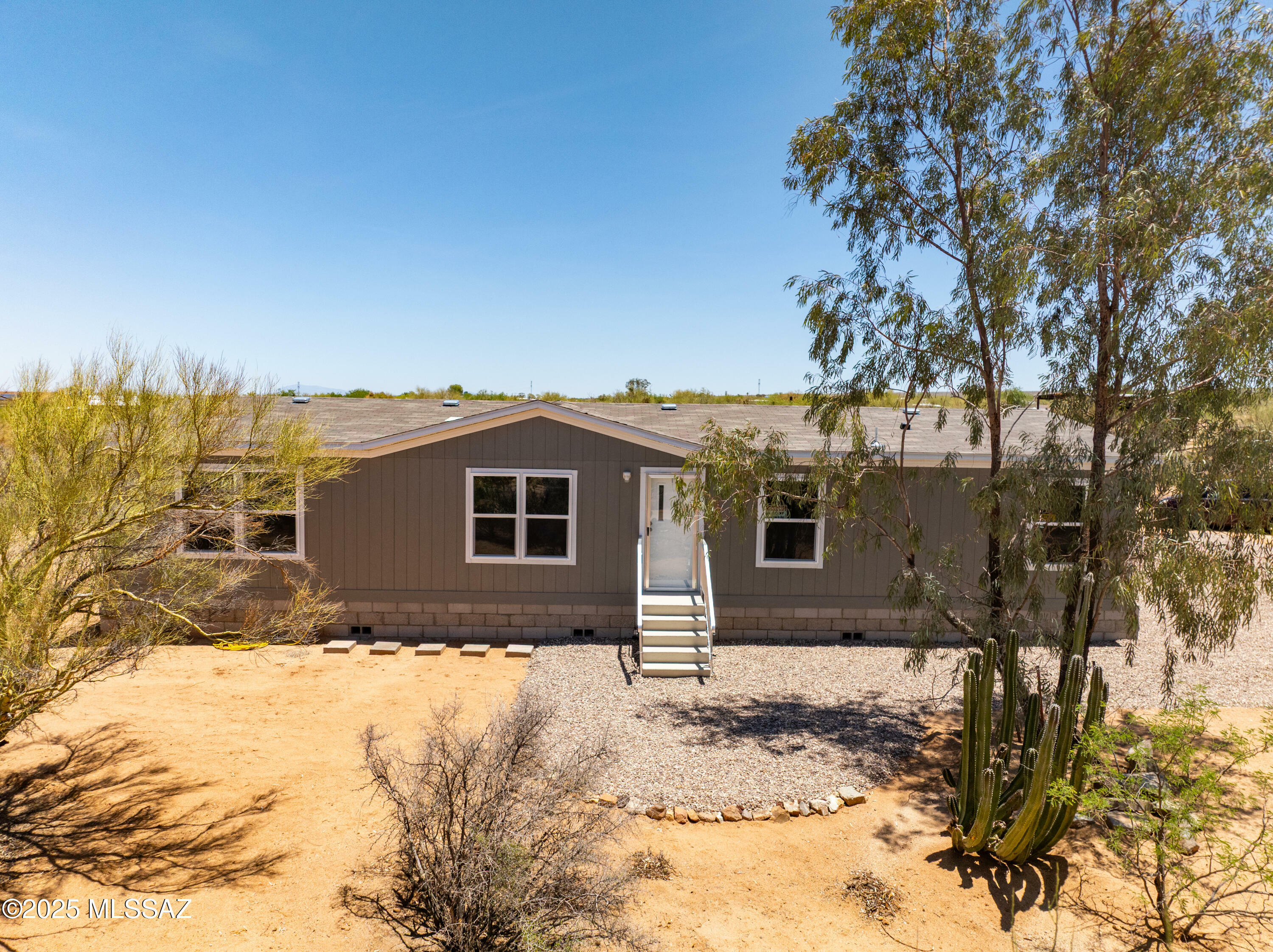 Property Photo: 10965 S Kettering Street AZ 85736