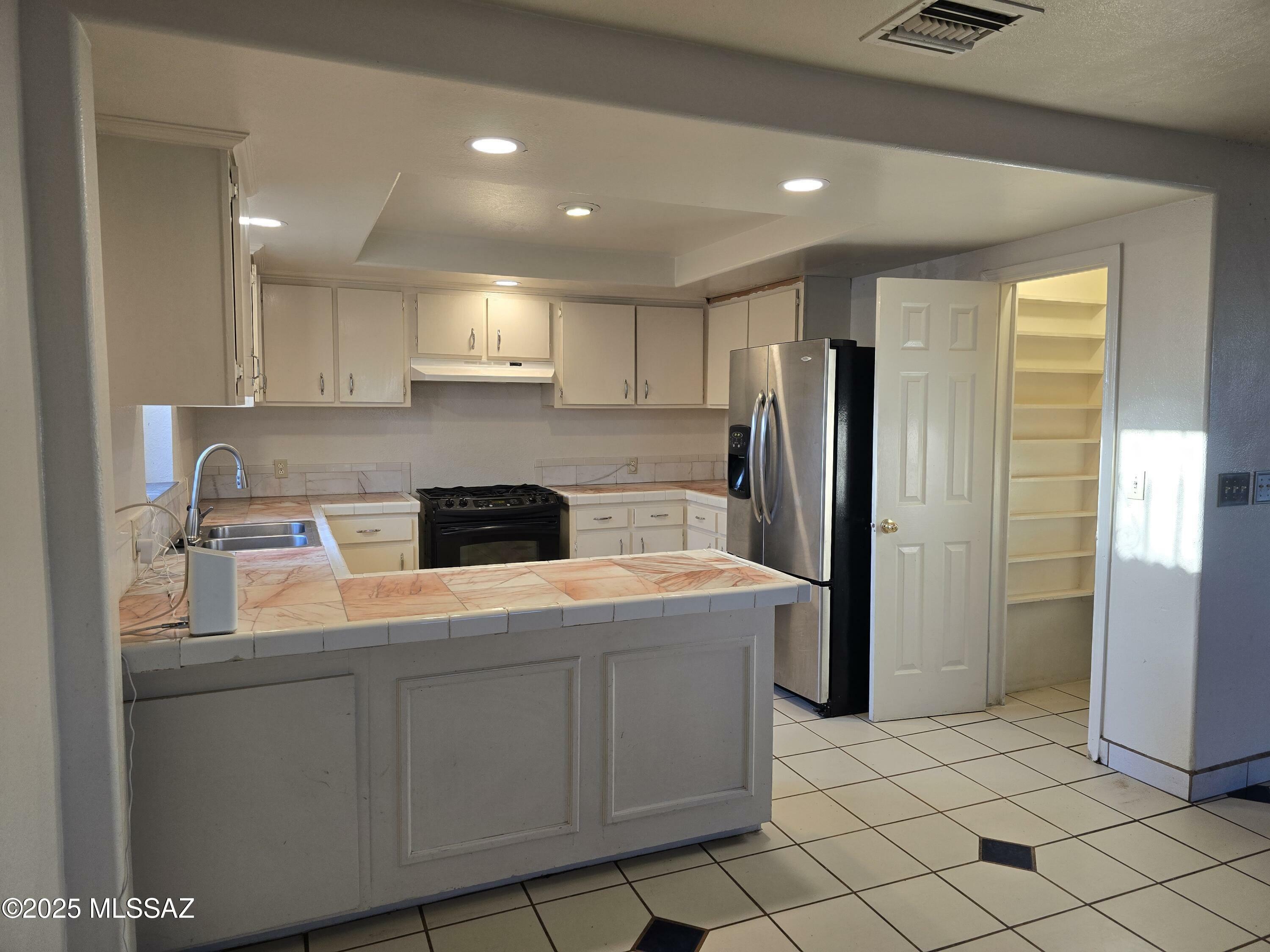 Property Photo: 3843 E 32nd Street AZ 85713