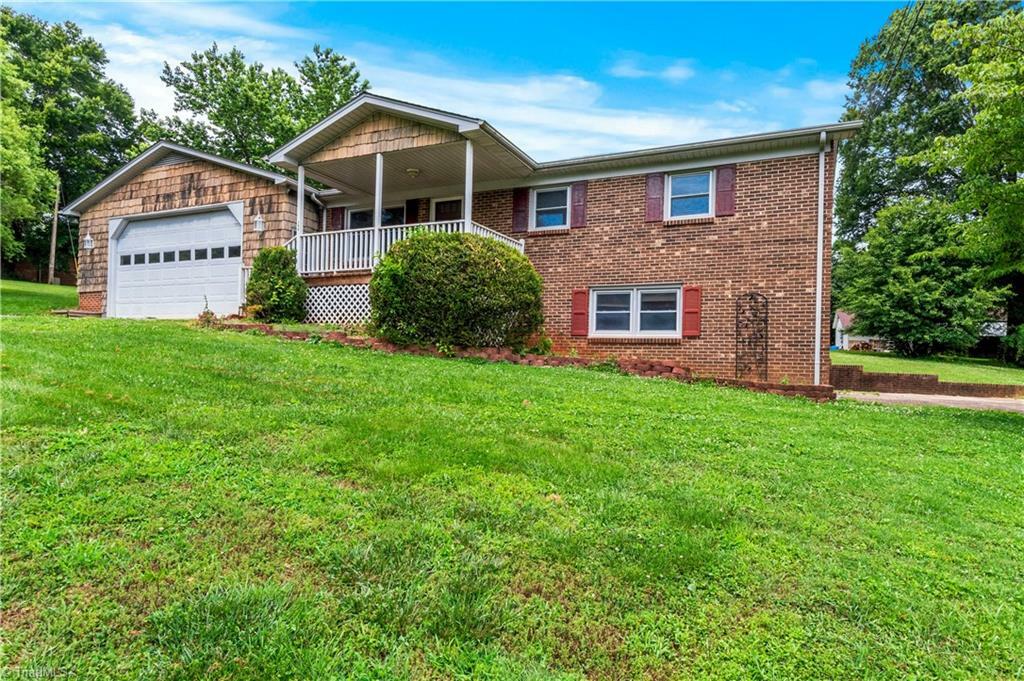 Property Photo: 103 East Street NC 28642