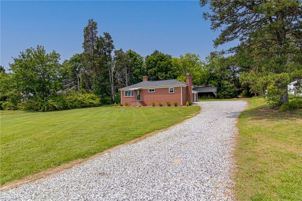 Property Photo: 4249 High Point Road NC 27107