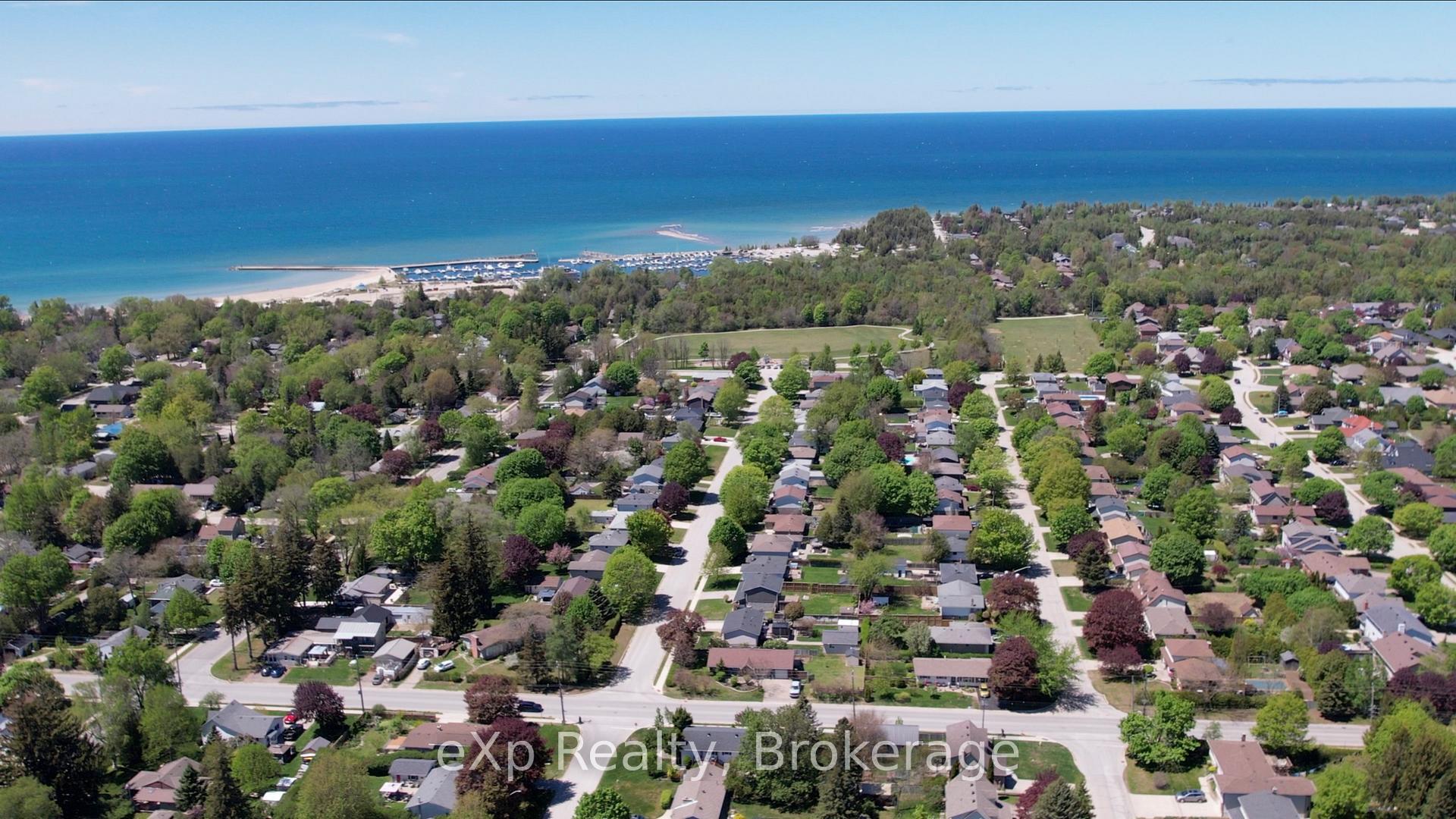 Property Photo: 484 Falconer Street ON N0H 2C2