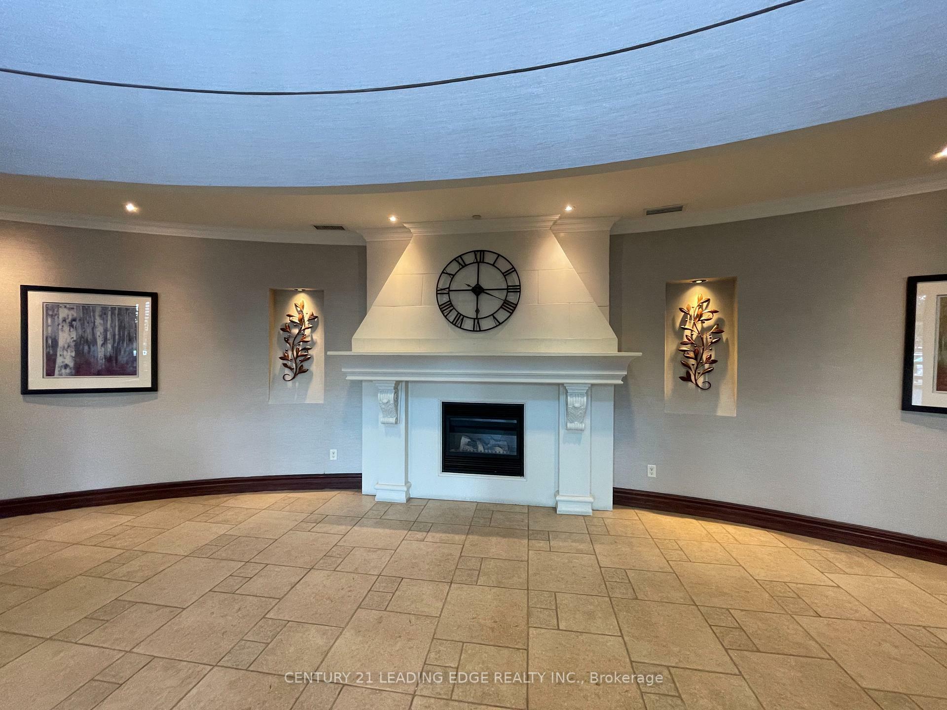Photo de la propriété: 2585 Erin Centre Boulevard 601 ON L5M 6Z7