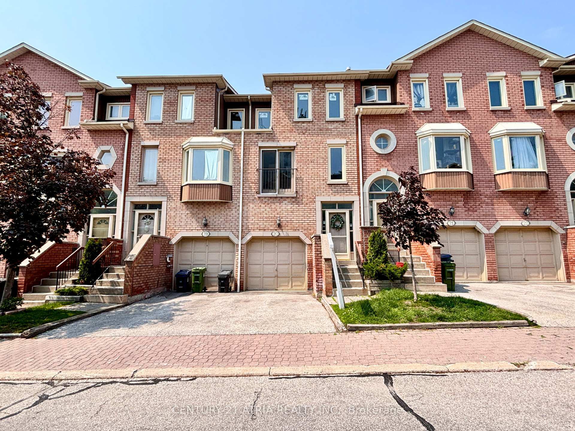 Property Photo: 3 Reidmount Avenue 20 ON M1S 1B3