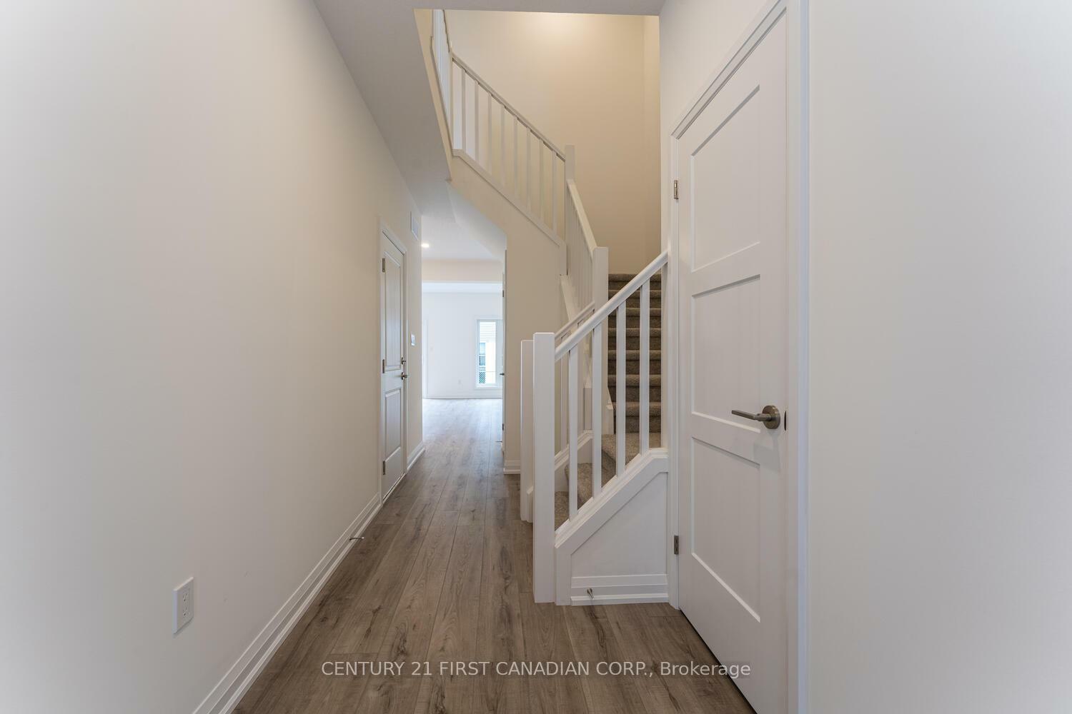 Property Photo: 17 Nicholson Street 7 ON N0M 2J0