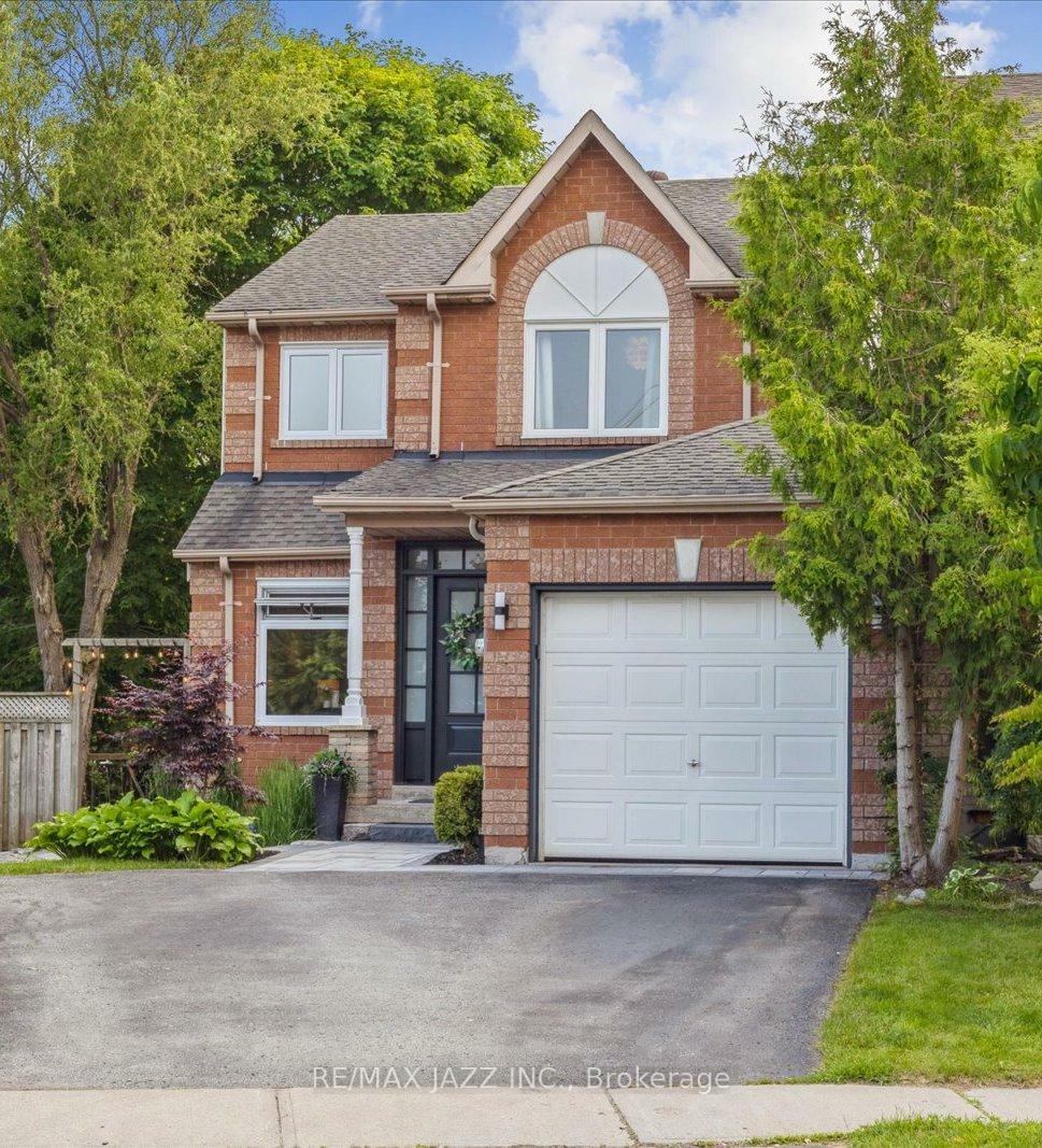 Photo de la propriété: 65 Fry Crescent ON L1C 4Y3