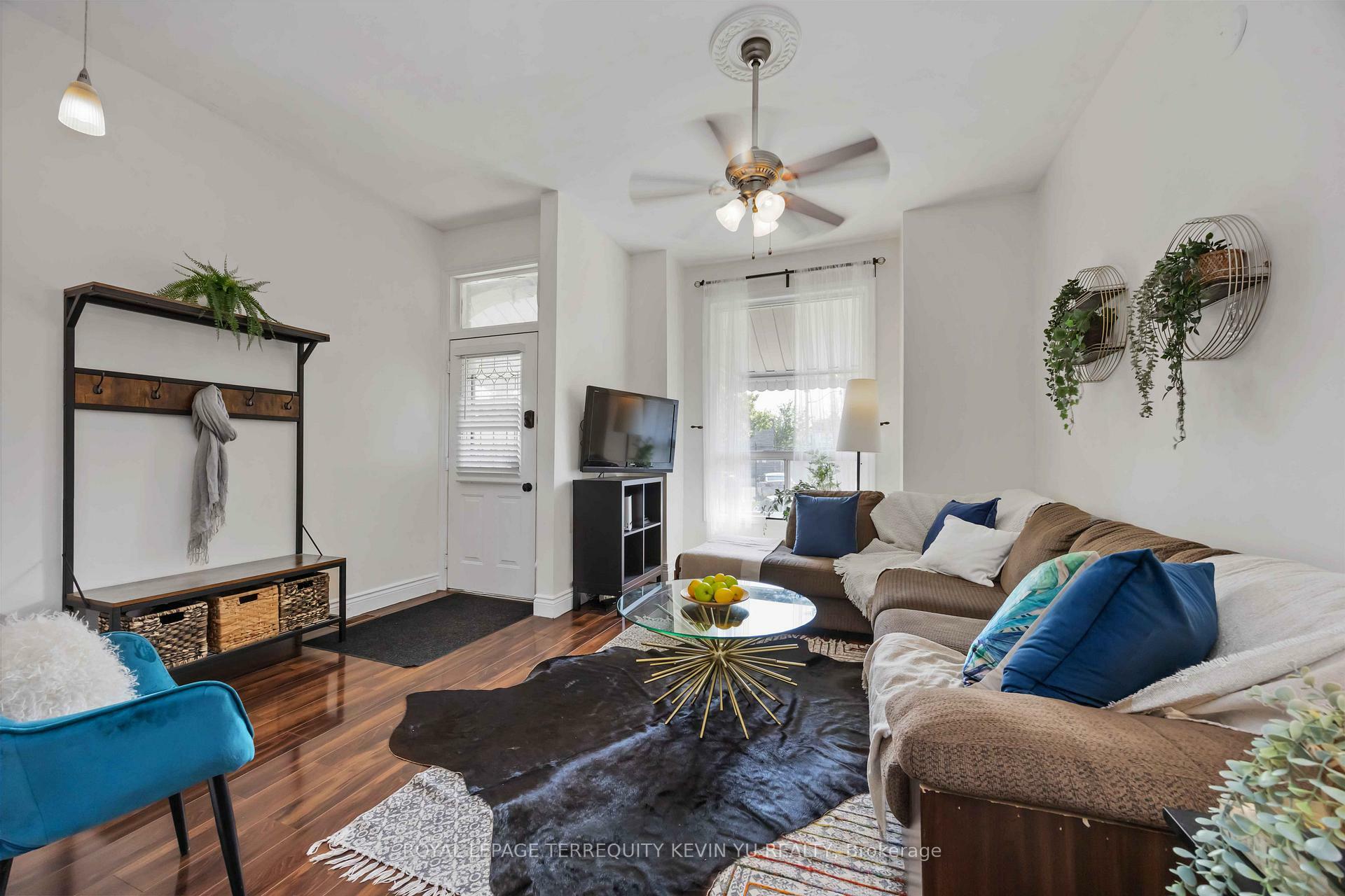 Property Photo: 23 Edwin Avenue ON M6P 3Z5