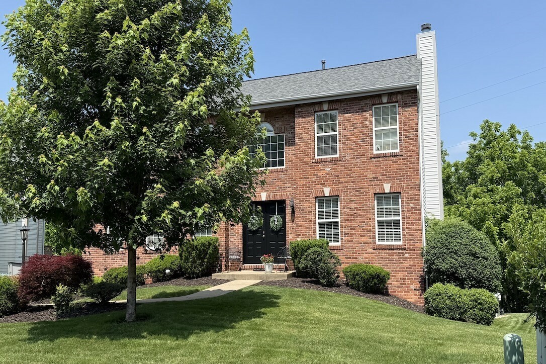 Property Photo: 488 Shelbourne PA 15239