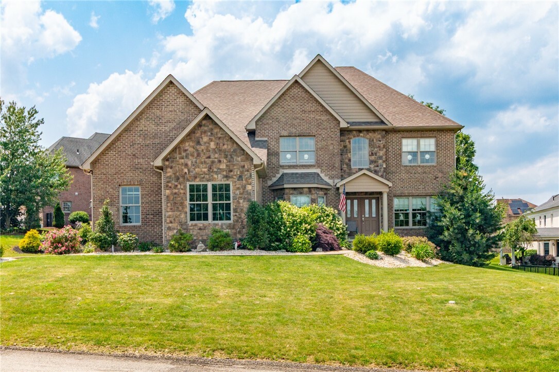 Property Photo: 1010 Country Club Rd PA 15644