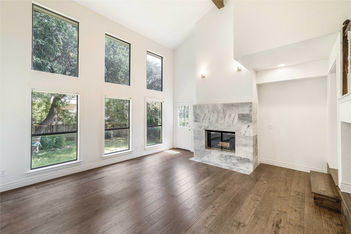 Property Photo:  10703 Keystone Bend  TX 78750 